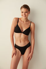 ملابس داخلية حمالة صدر سوداء مرنة بدون سلك