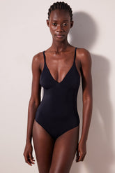 Basic New High Leg Black Suit