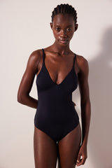 Basic New High Leg Black Suit