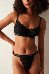 سروال داخلي جلوري أسود دانتل برازيلي