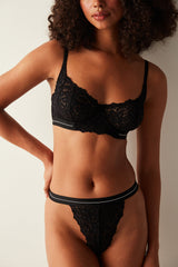 سروال داخلي جلوري أسود دانتل برازيلي