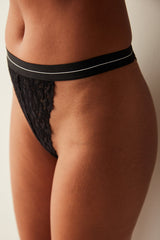 سروال داخلي جلوري أسود دانتل برازيلي