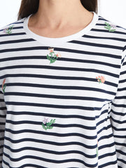 LCW Grace
Navy Blue Striped Crew Neck Striped Long Sleeve Women's T-Shirt