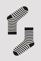 تنورة بأربع خطوط