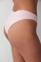 سروال داخلي برازيلي قطن على شكل حرف V مقصوص بالليزر