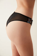 حمالة صدر برازيلي مع دانتيل رائع