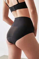 سروال داخلي اسود
