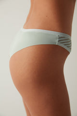 سروال داخلي برازيلي باللون النيود على شكل حرف V