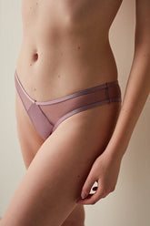 سروال داخلي برازيلي على شكل حرف V من اريس