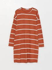 تونيك نسائي كبير الحجم بنمط مخطط وأكمام طويلة