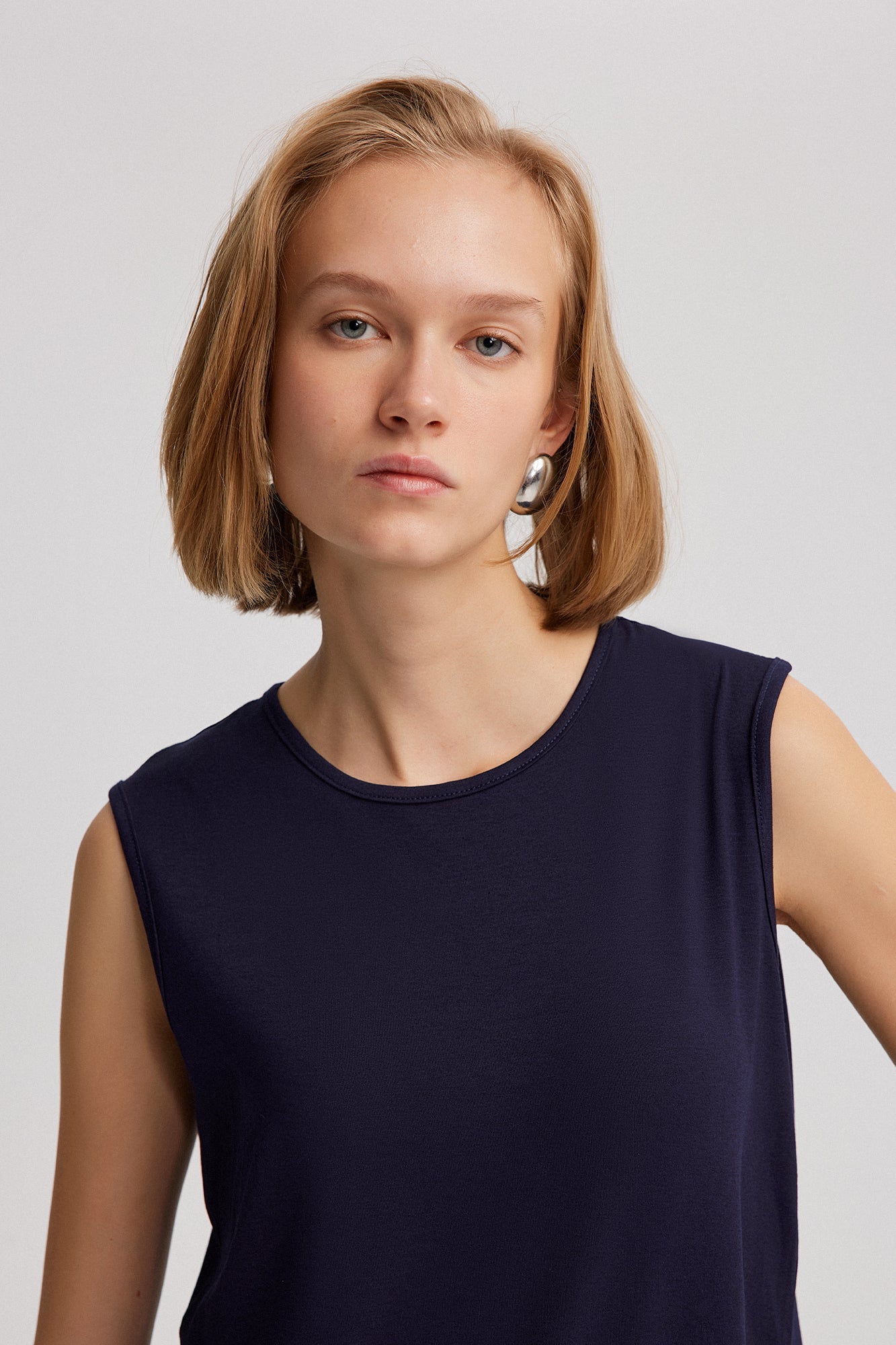 Sleeveless Pleated Undershirt