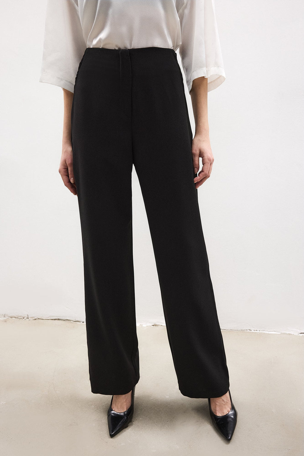 Crepe Pants With Elastic Waistband
