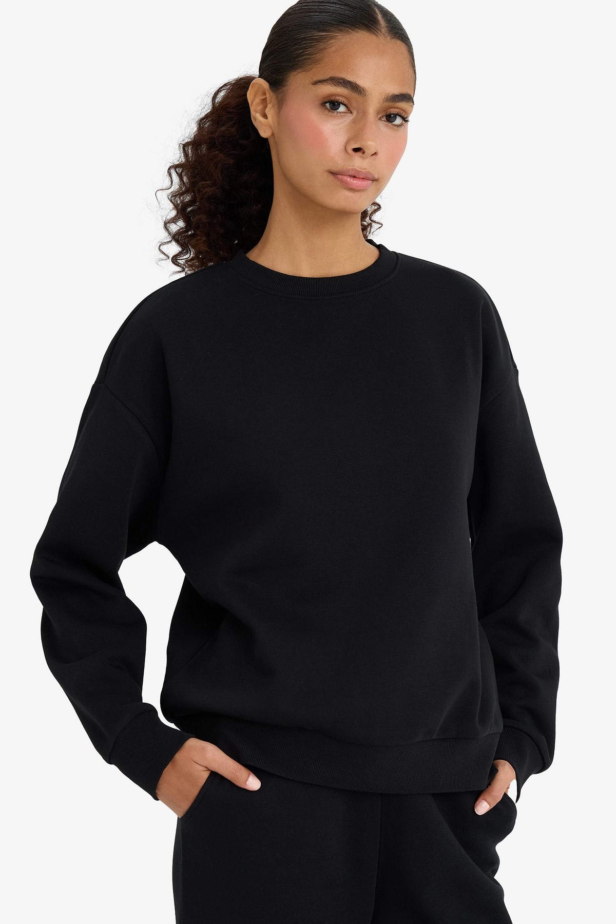 Relax Fit Crew Neck Basic Thick Sweatshirt