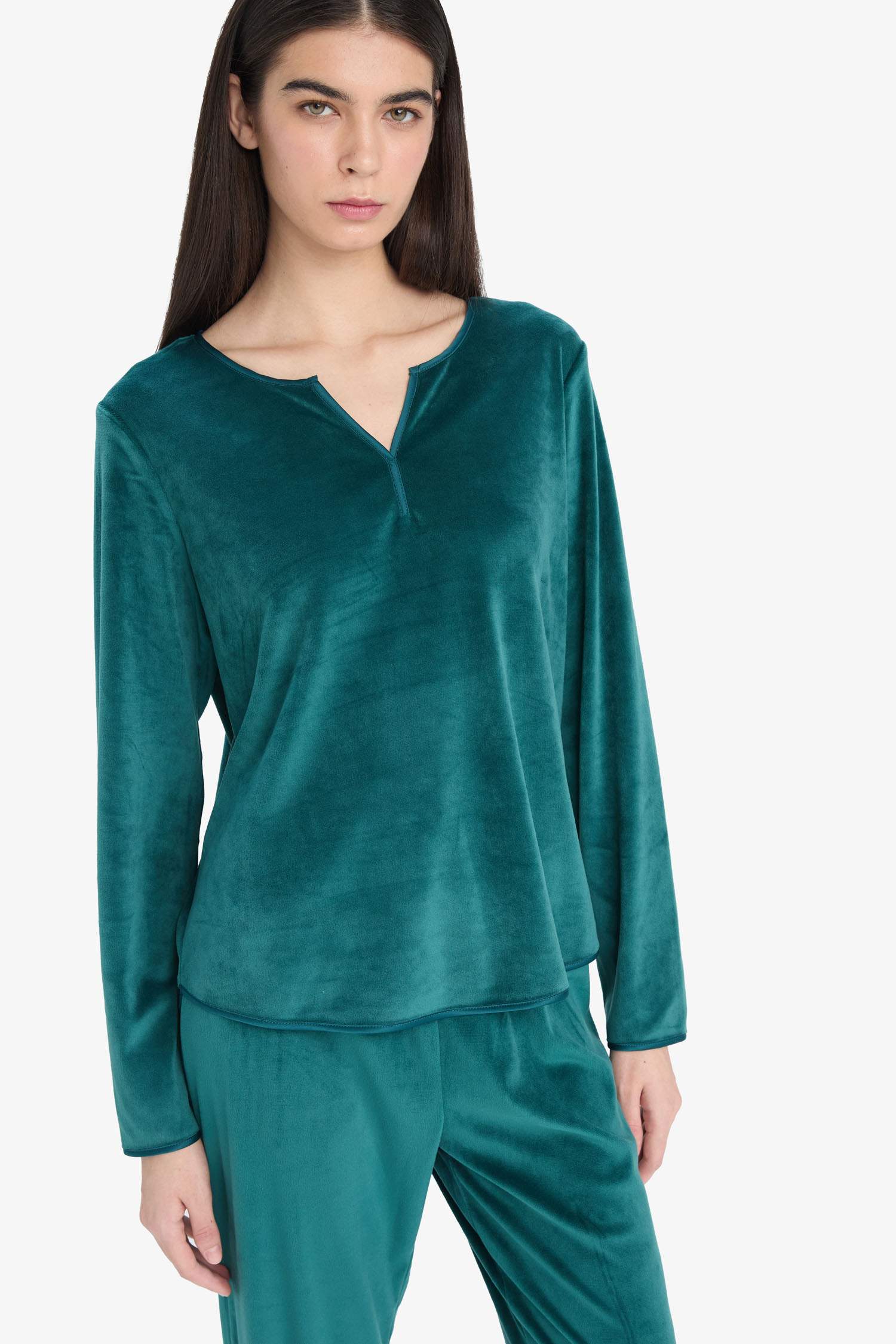 Pajama Set Regular Fit Long Sleeve Velour Top Long Bottom-Fall in Love