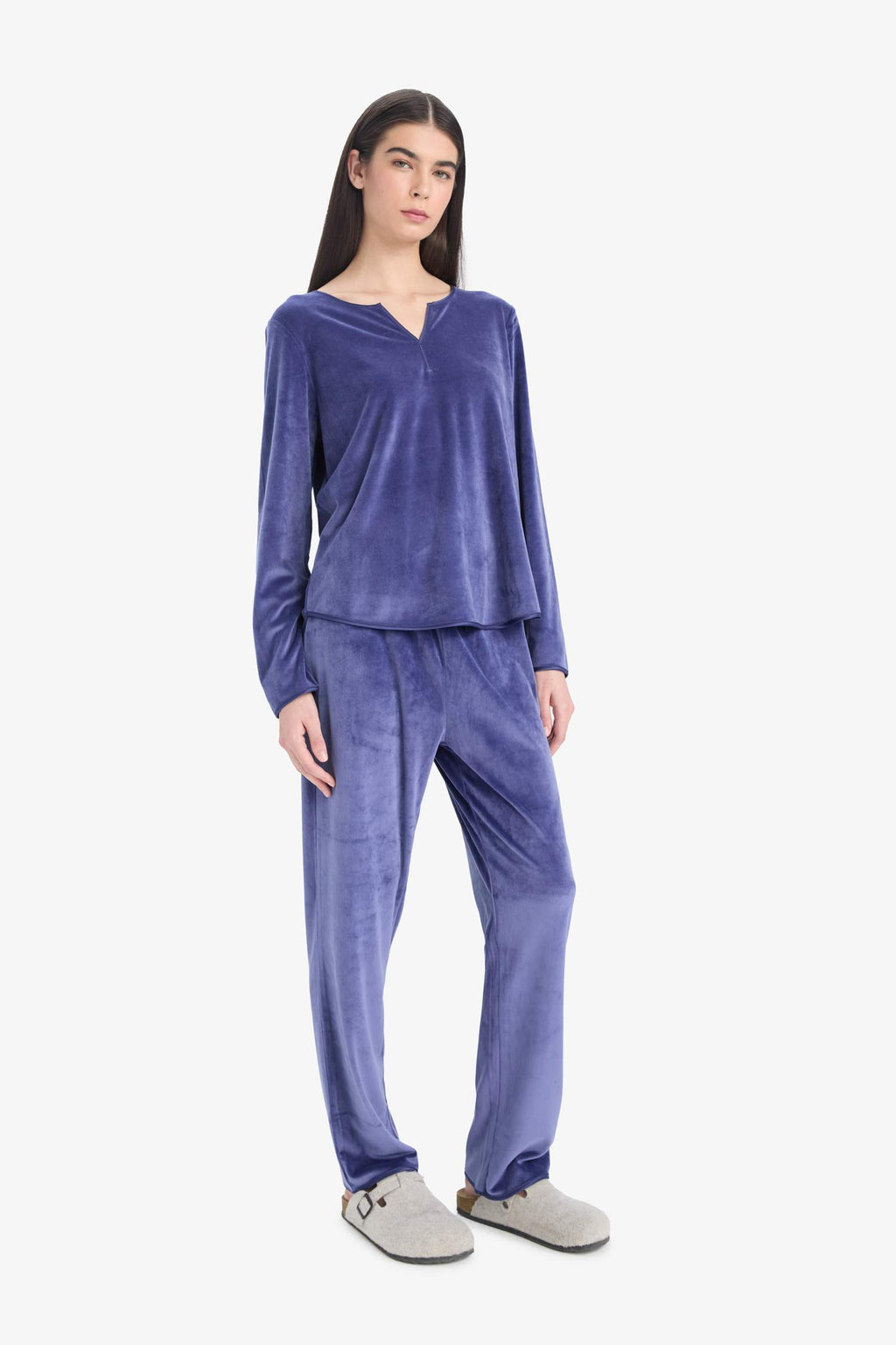 Pajama Set Regular Fit Long Sleeve Velour Top Long Bottom-Fall in Love