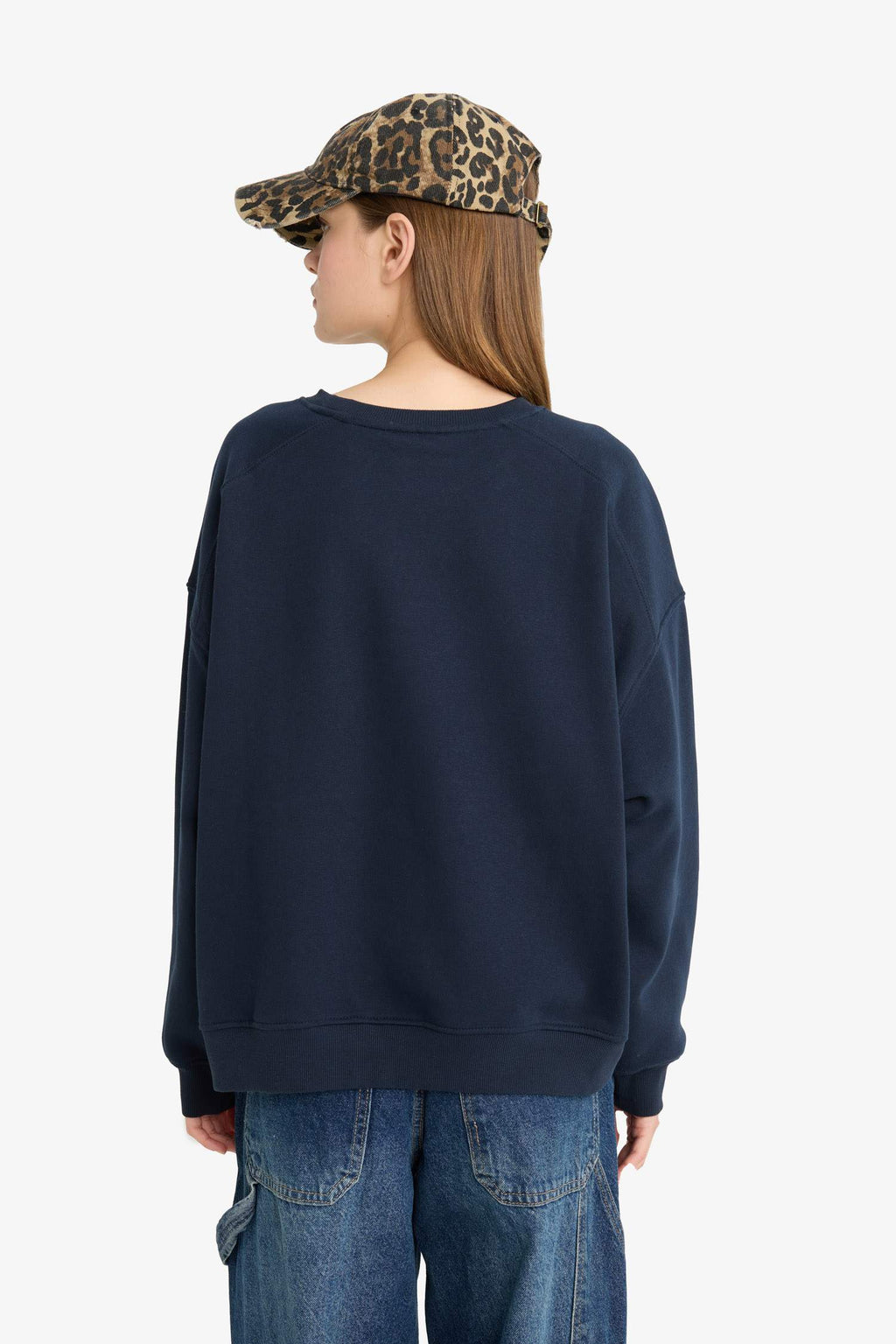 Coool oversized wide fit crew neck thick fabric sweatshirt
