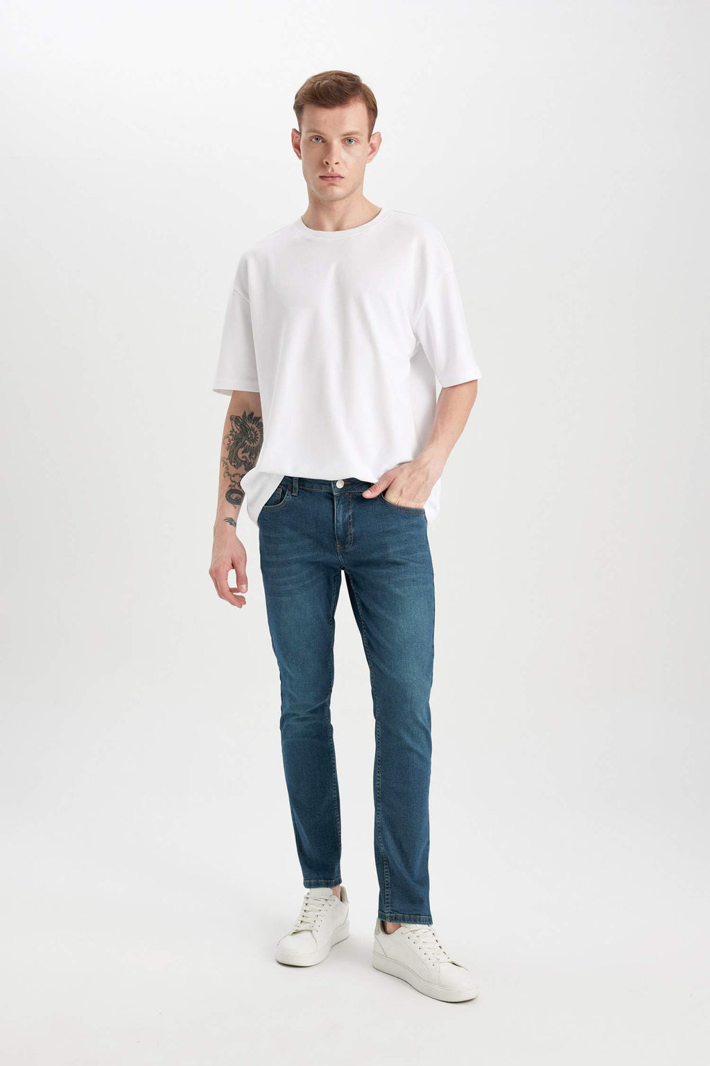 Pedro Slim Fit Normal Waist Narrow Leg Jeans