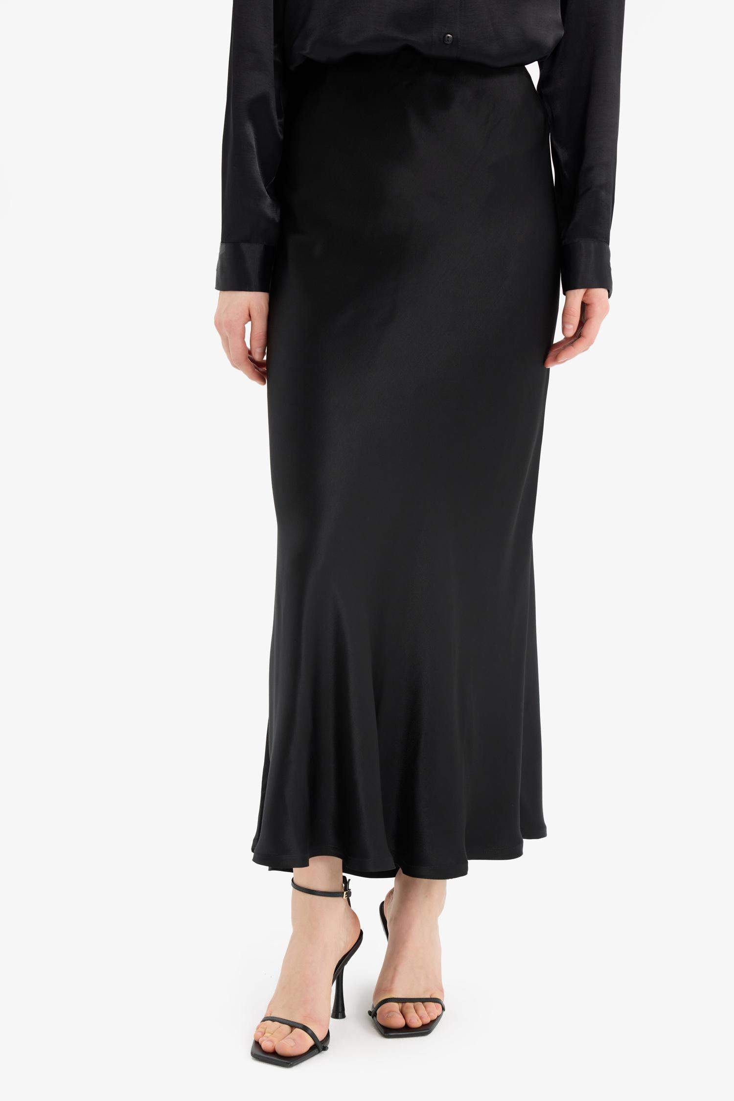 A Normal Waist Satin Midi Skirt