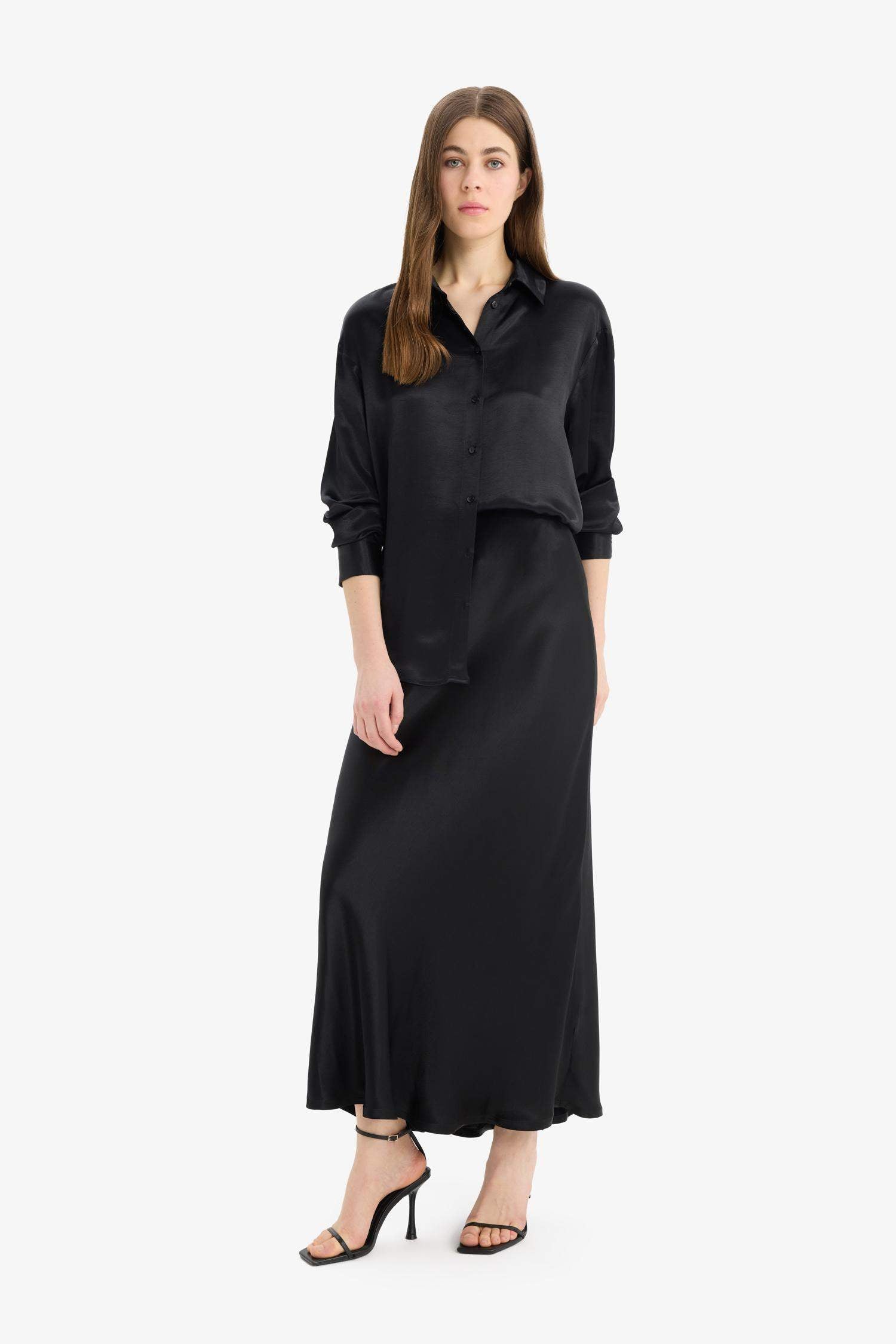 A Normal Waist Satin Midi Skirt