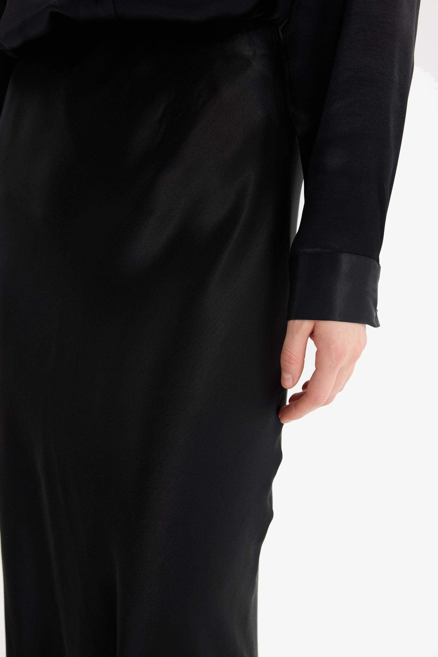 A Normal Waist Satin Midi Skirt