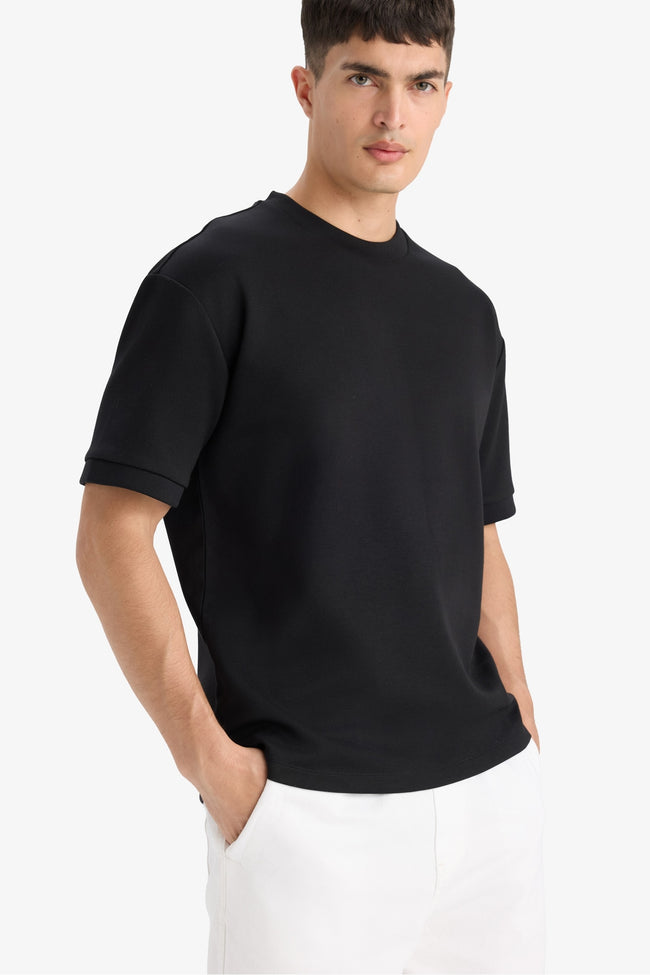 Oversize Loose Fit Crew Neck Heavy Fabric Basic Plain Short Sleeve Black T-Shirt Hover Image