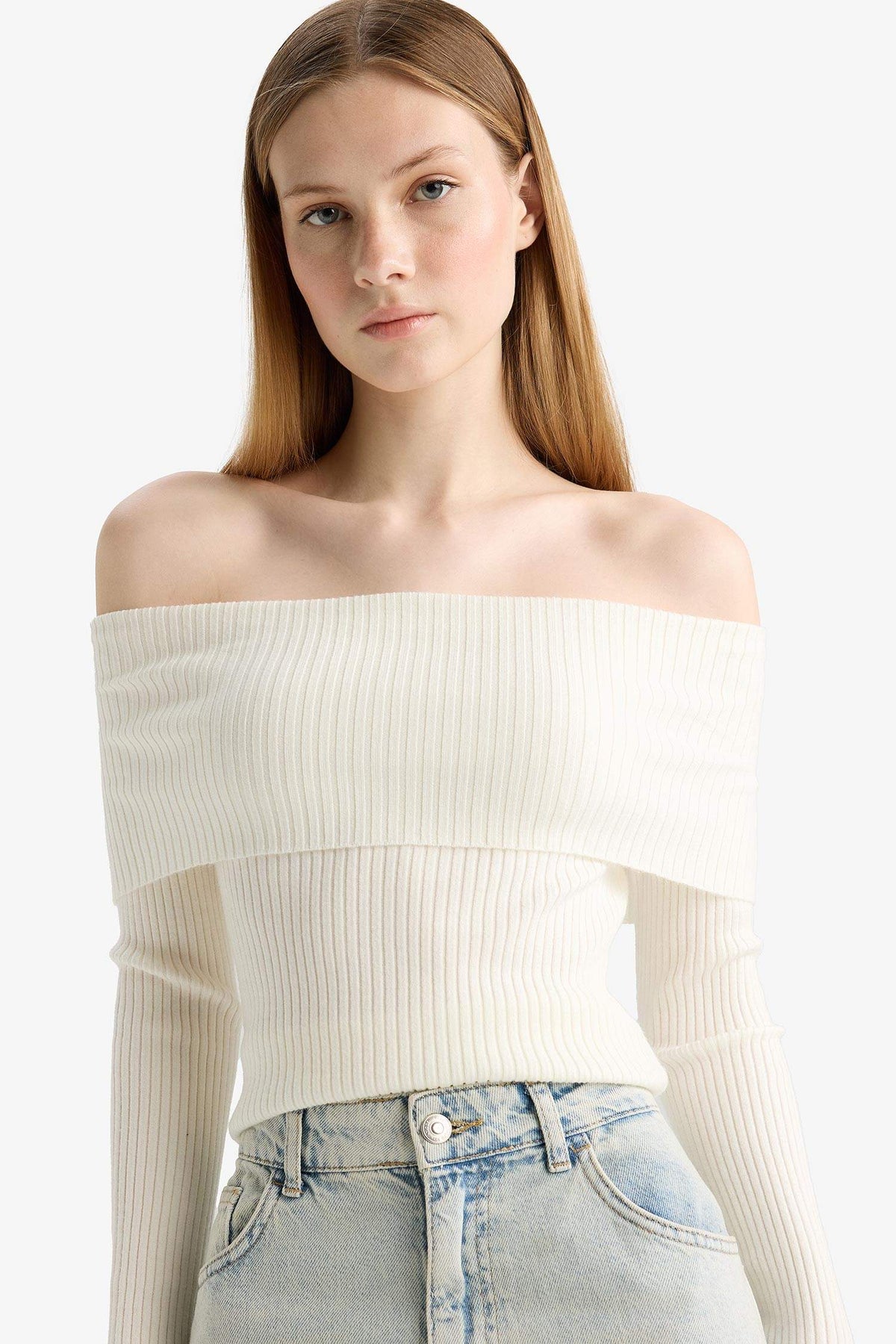 Slim Fit Narrow Cut Off-Shoulder Knit Sweater