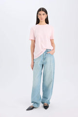 Basic regular fit T-shirt with a round neck and short sleeves