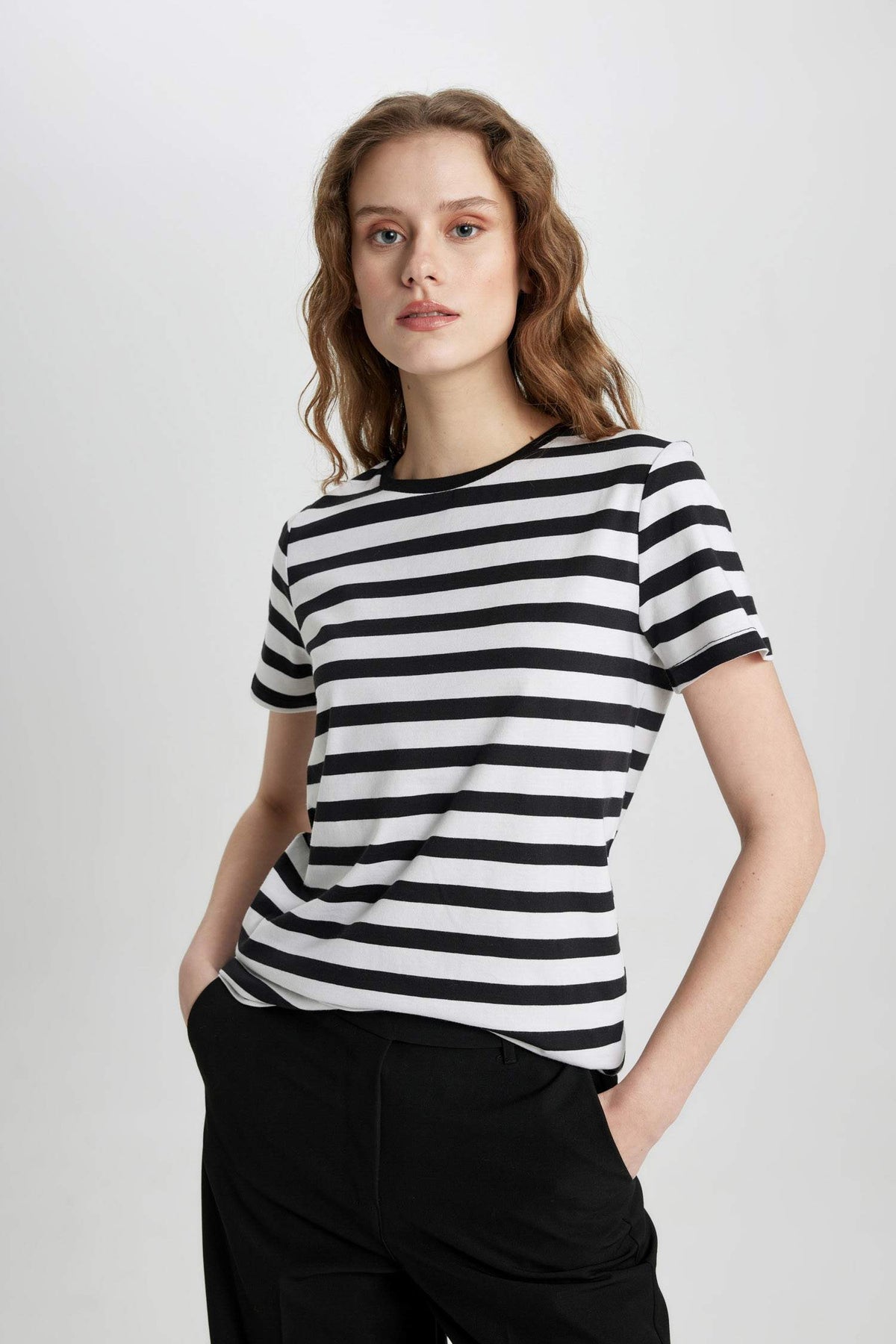 Regular Fit Crew Neck Basic Short Sleeve T-Shirt