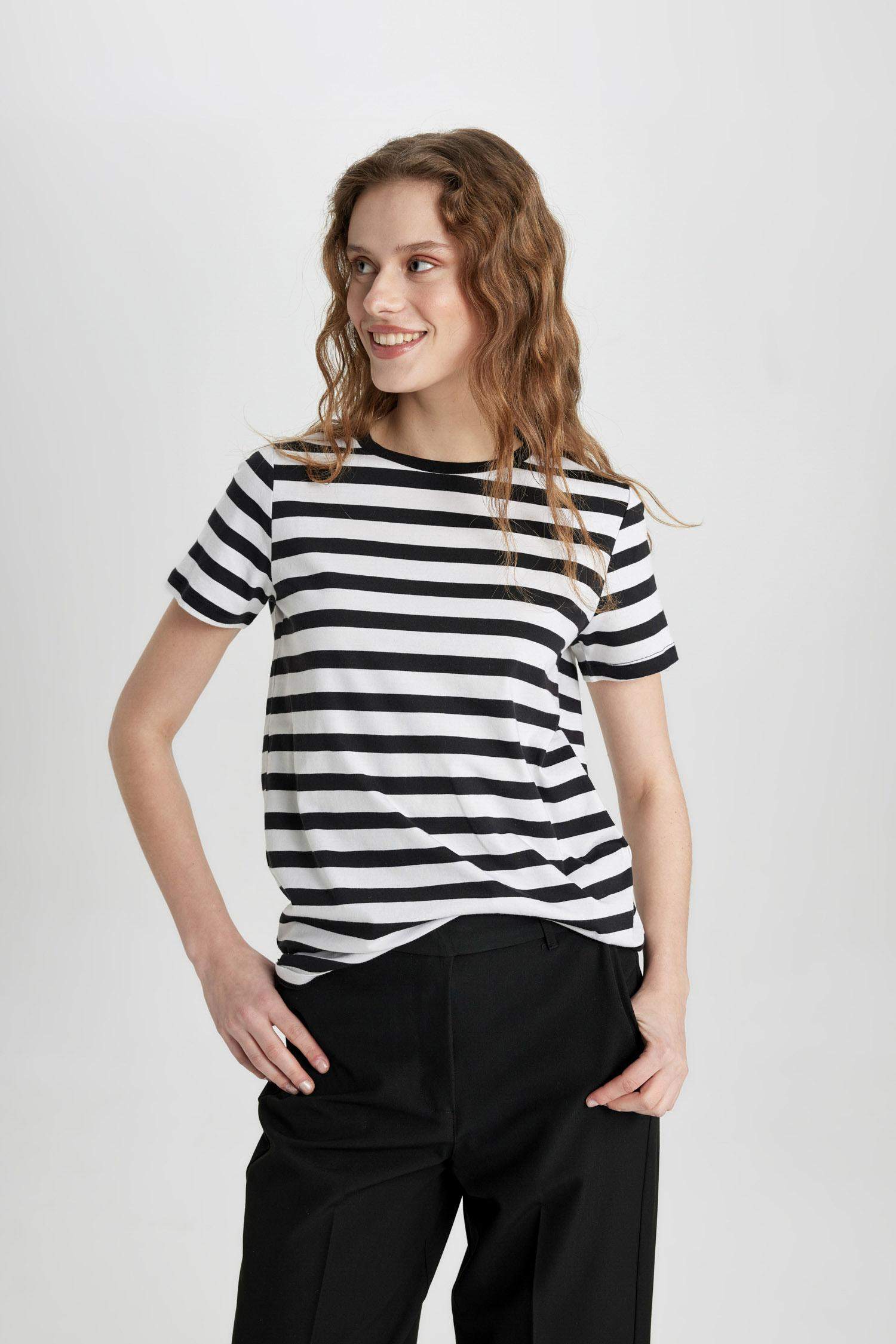 Regular Fit Crew Neck Basic Short Sleeve T-Shirt