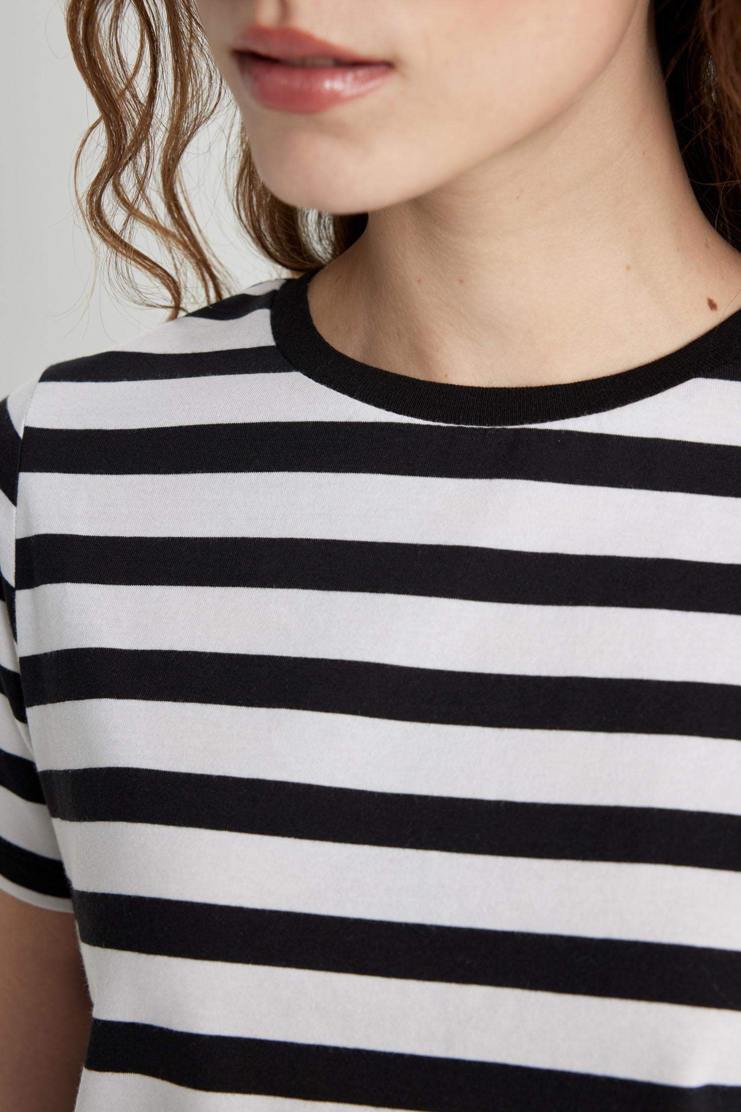 Regular Fit Crew Neck Basic Short Sleeve T-Shirt