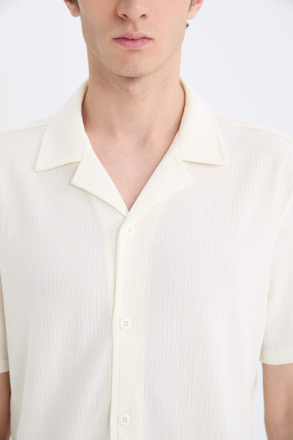 Modern Fit Polo Collar Textured Combed Cotton Short Sleeve Shirt