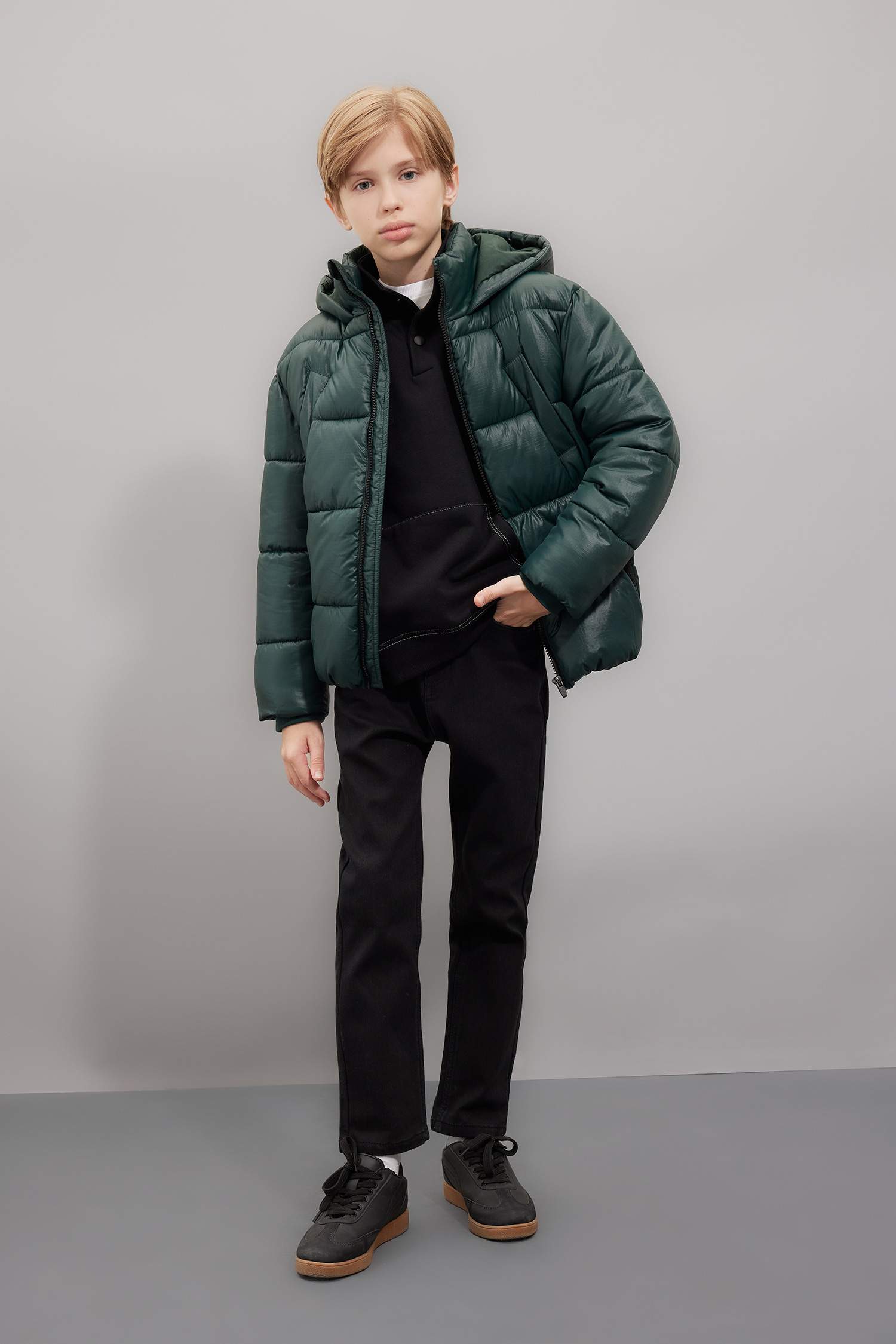 Boys Waterproof Hooded Zippered Pocket Puffer Jacket