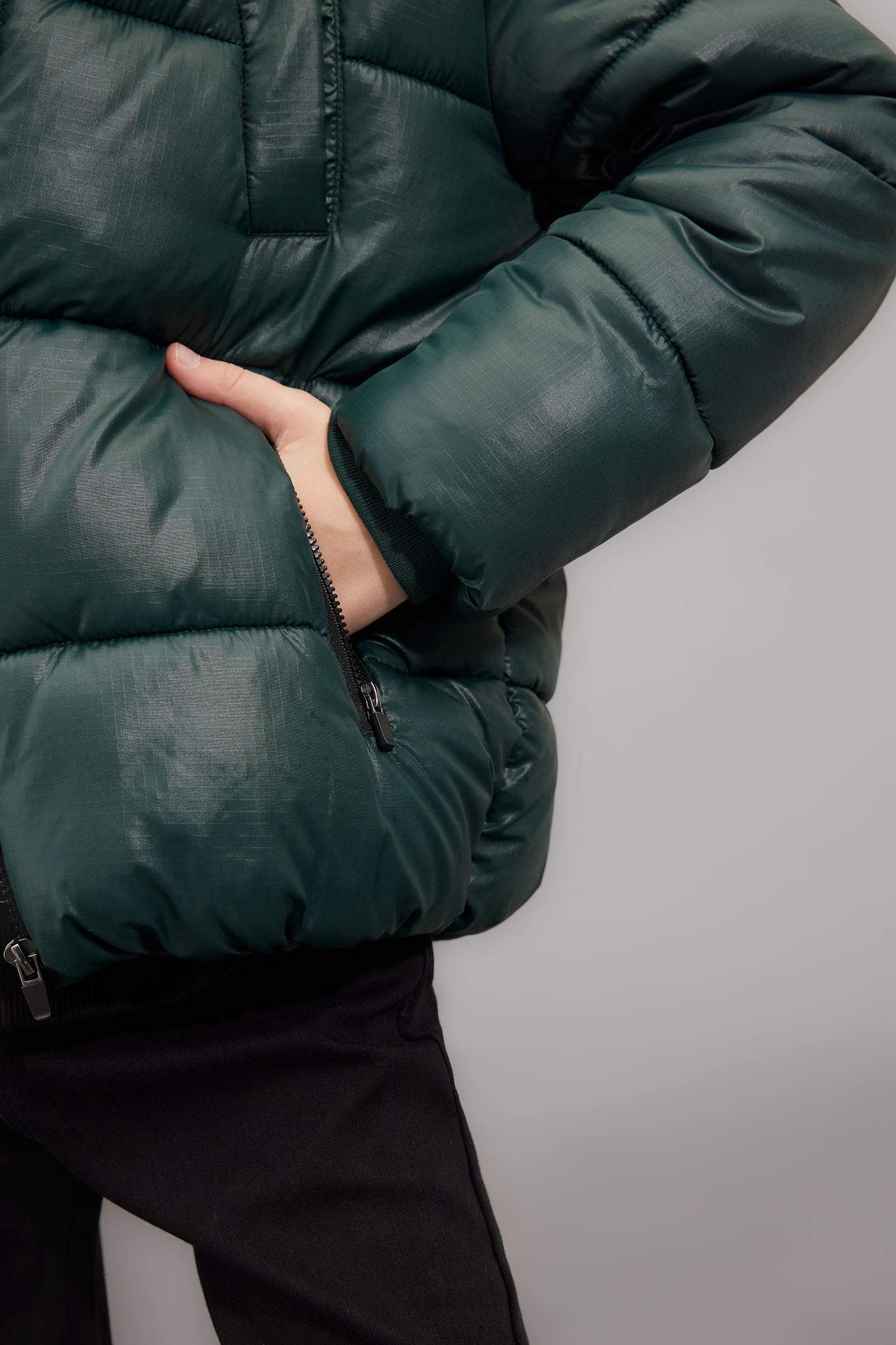 Boys Waterproof Hooded Zippered Pocket Puffer Jacket