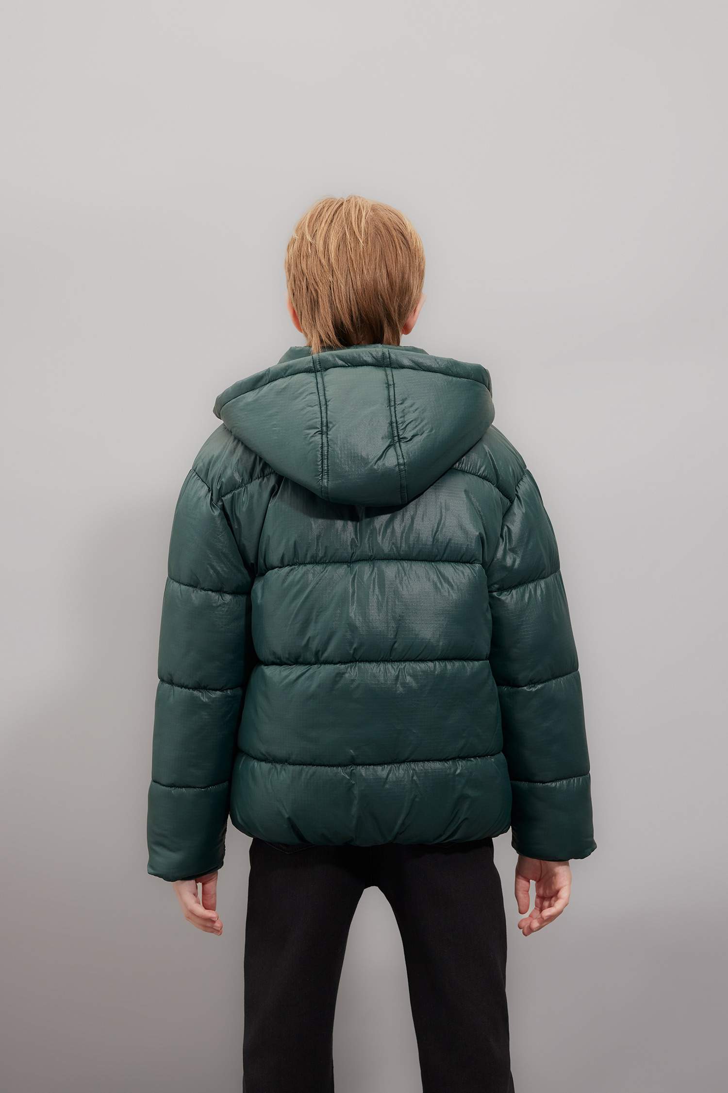 Boys Waterproof Hooded Zippered Pocket Puffer Jacket