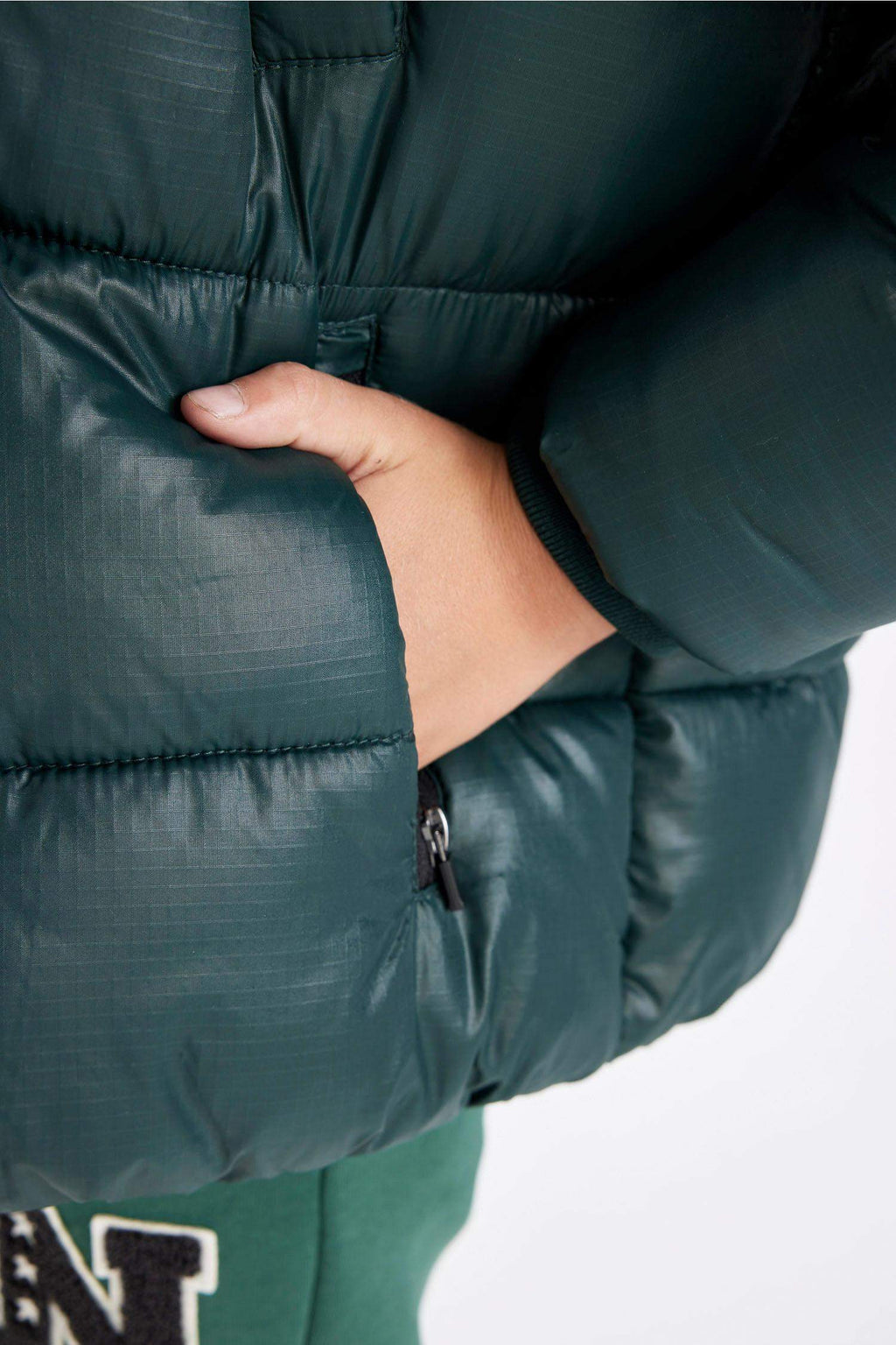 Boys Waterproof Hooded Zippered Pocket Puffer Jacket