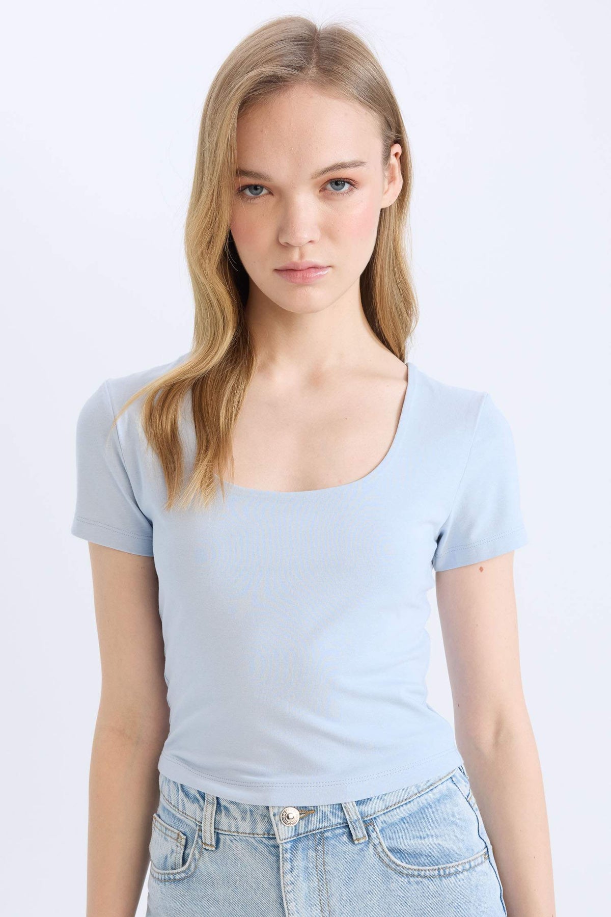 Slim Fit U Collar Short Sleeve T-Shirt