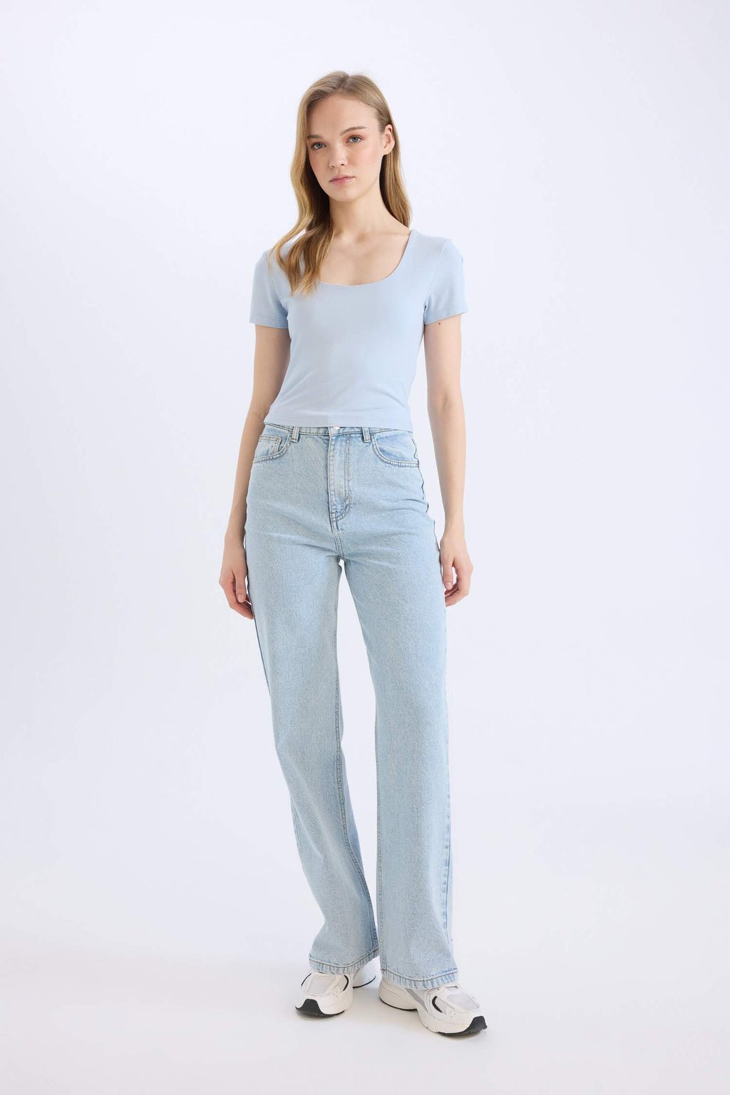 Slim Fit U Collar Short Sleeve T-Shirt