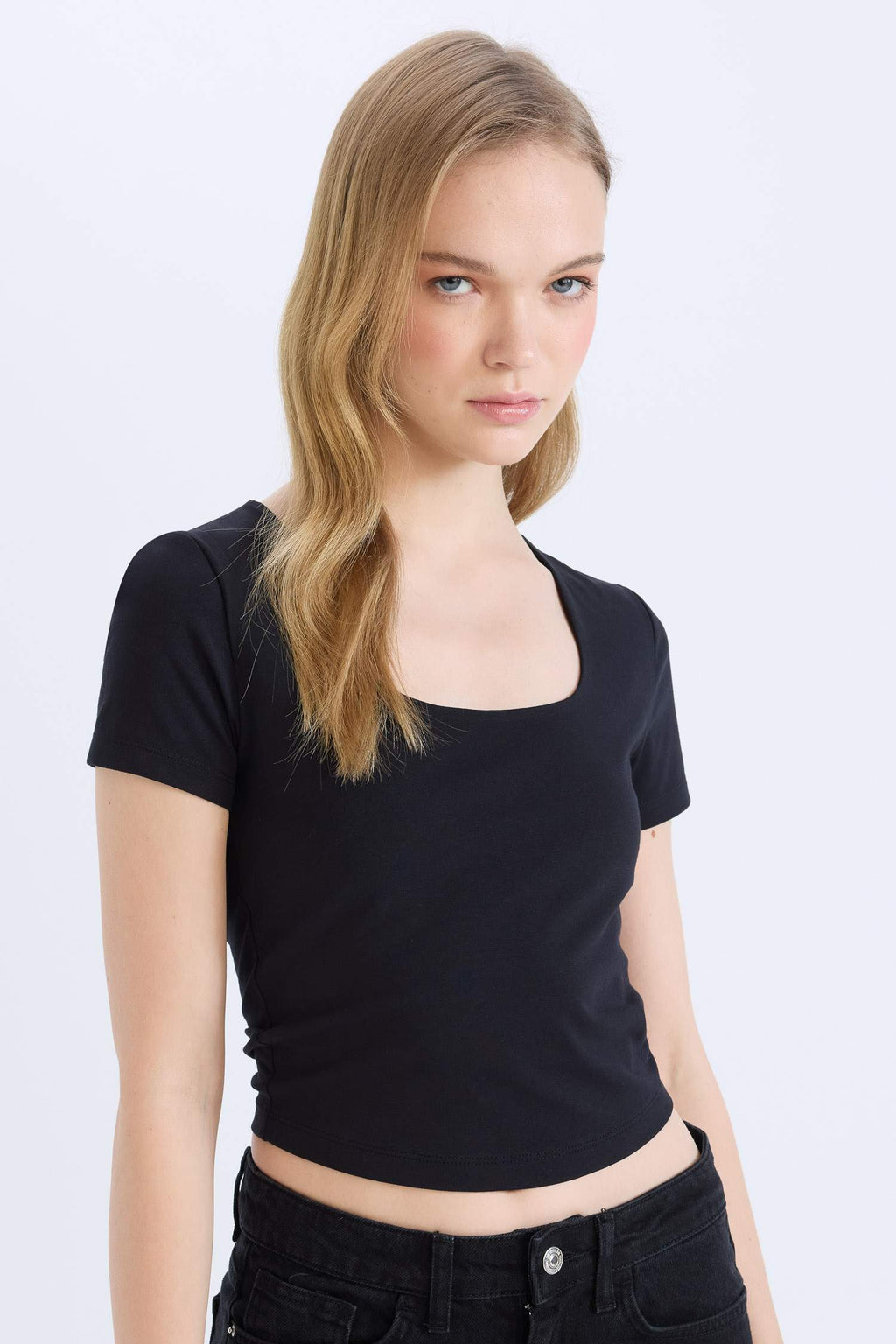 Slim Fit U Collar Short Sleeve T-Shirt