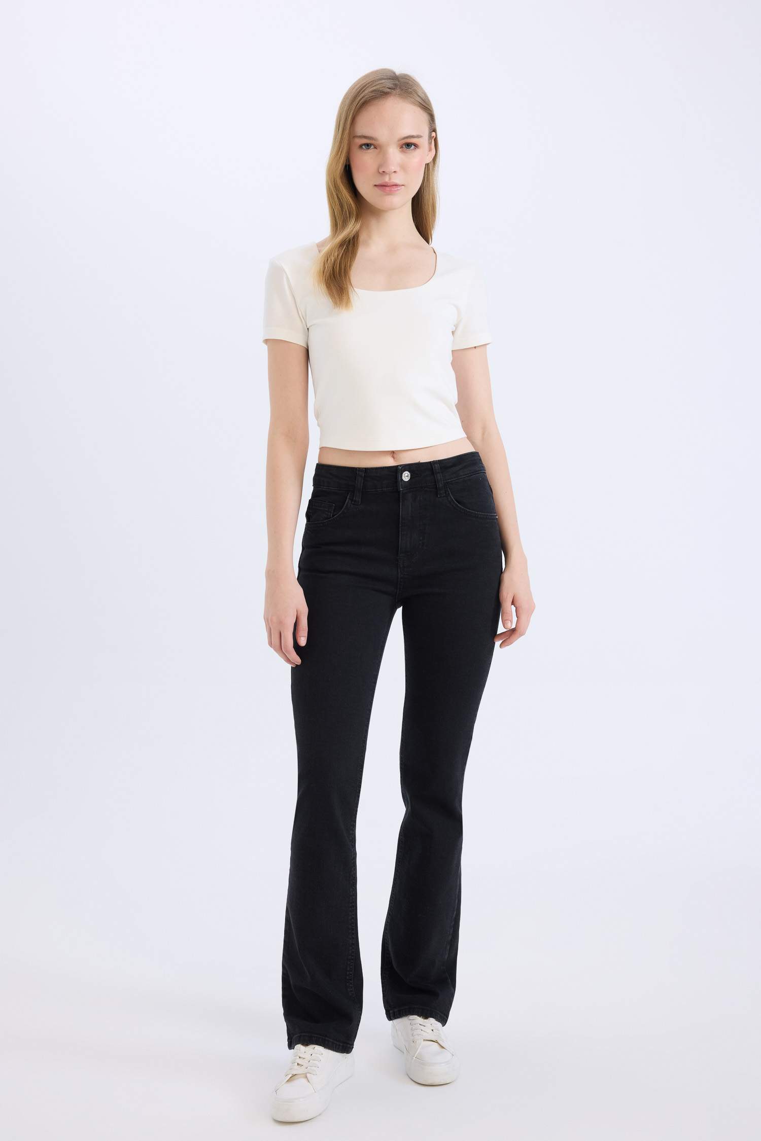 Slim Fit U Collar Short Sleeve T-Shirt