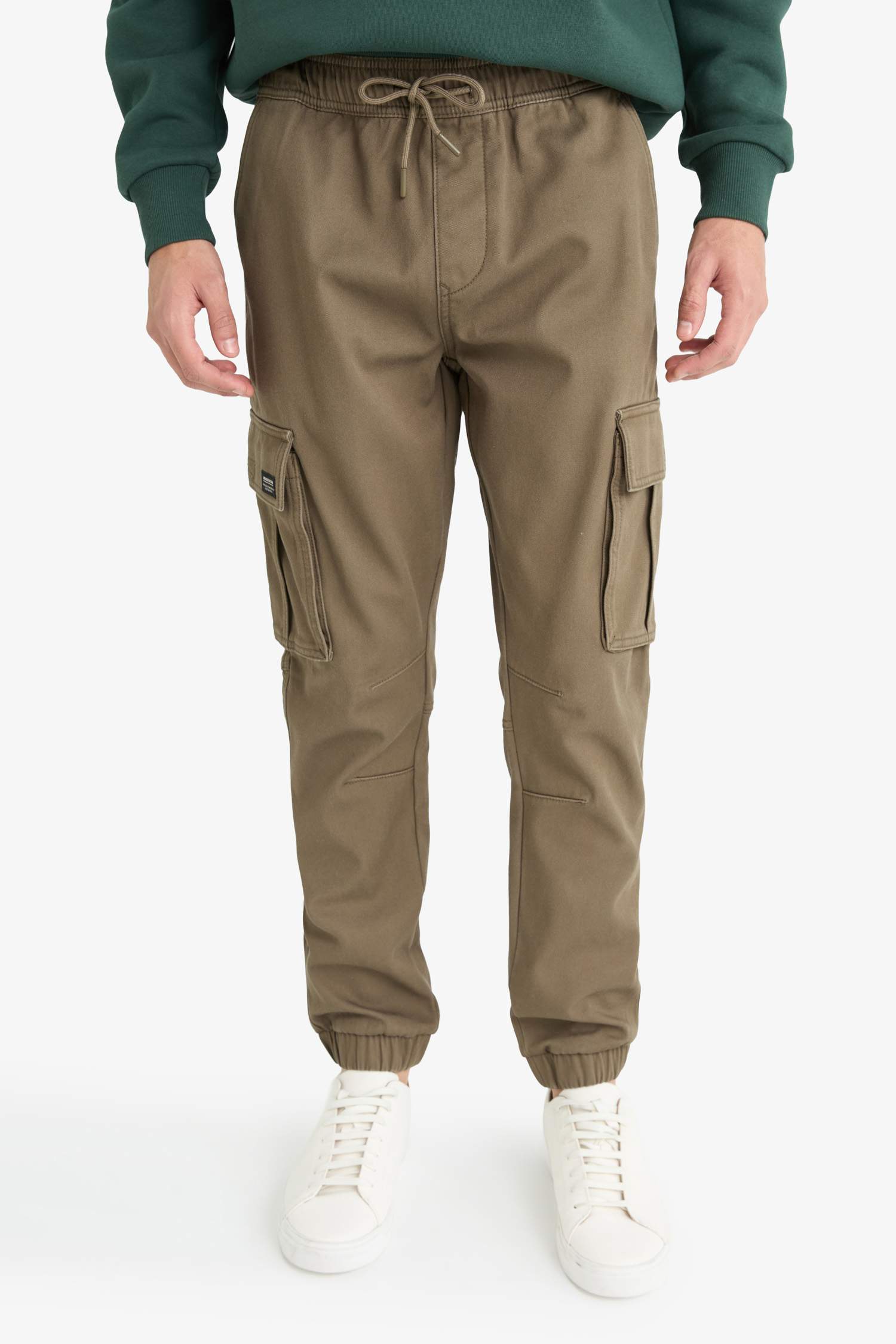 Regular Jogger With Cargo Pocket Trousers