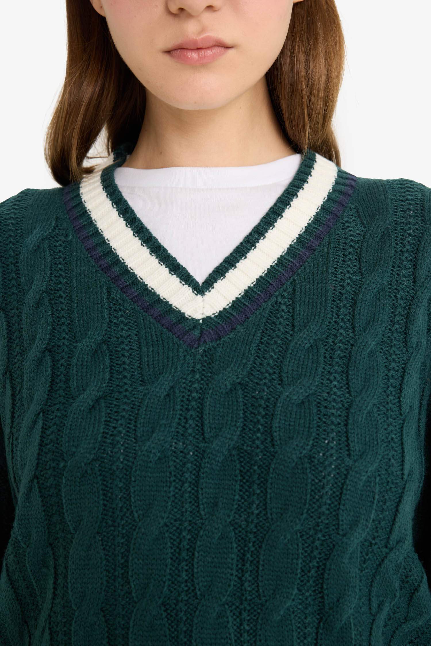 Regular Fit V-Neck Cable Knit Sweater