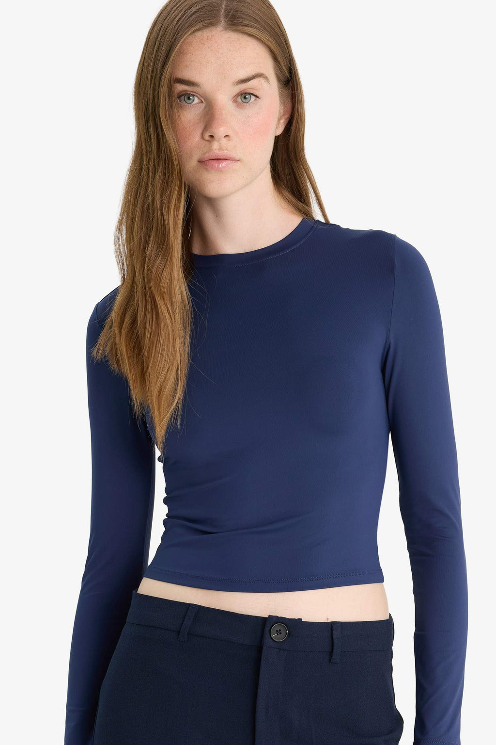 Fitted Crew Neck Long Sleeve T-Shirt