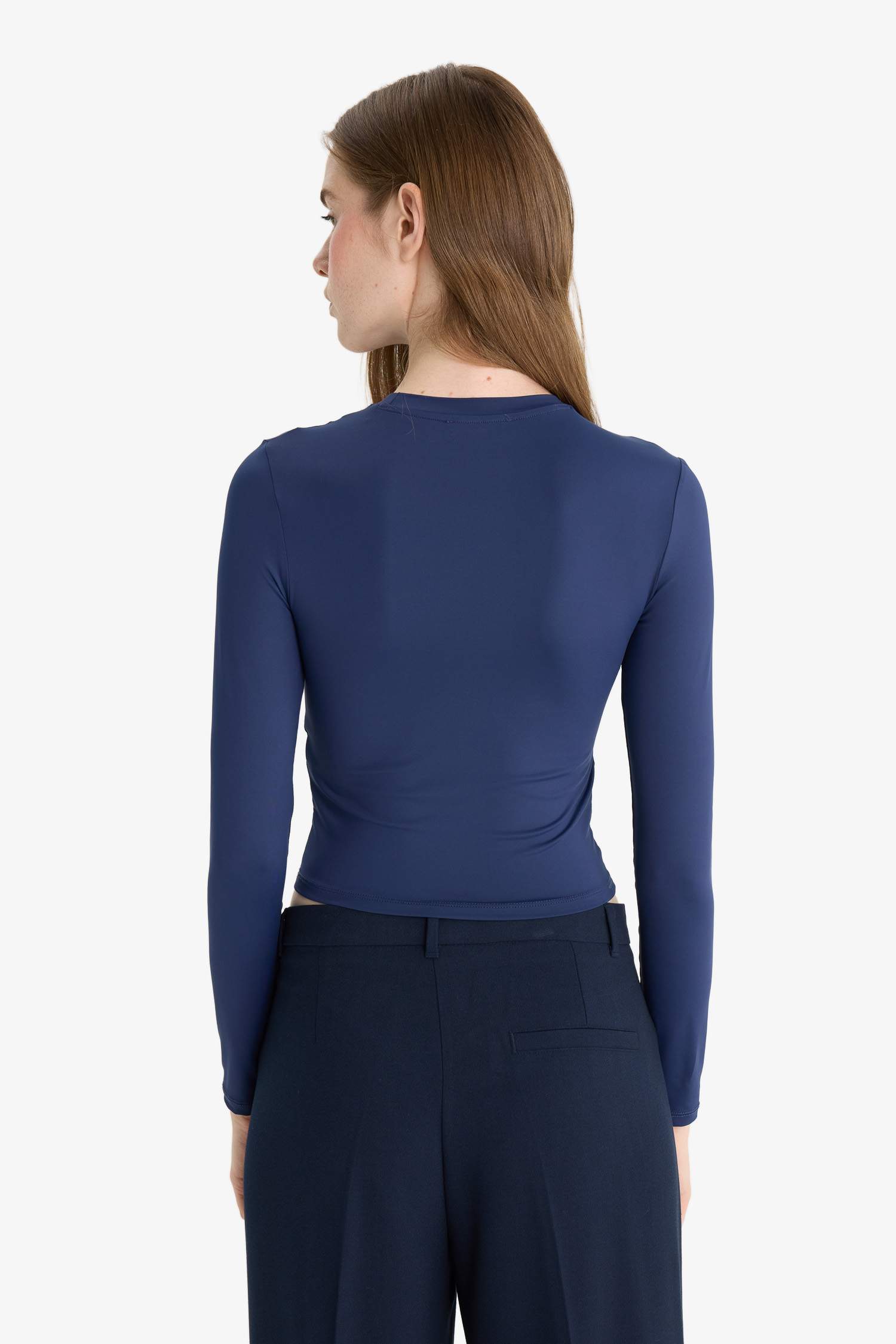 Fitted Crew Neck Long Sleeve T-Shirt