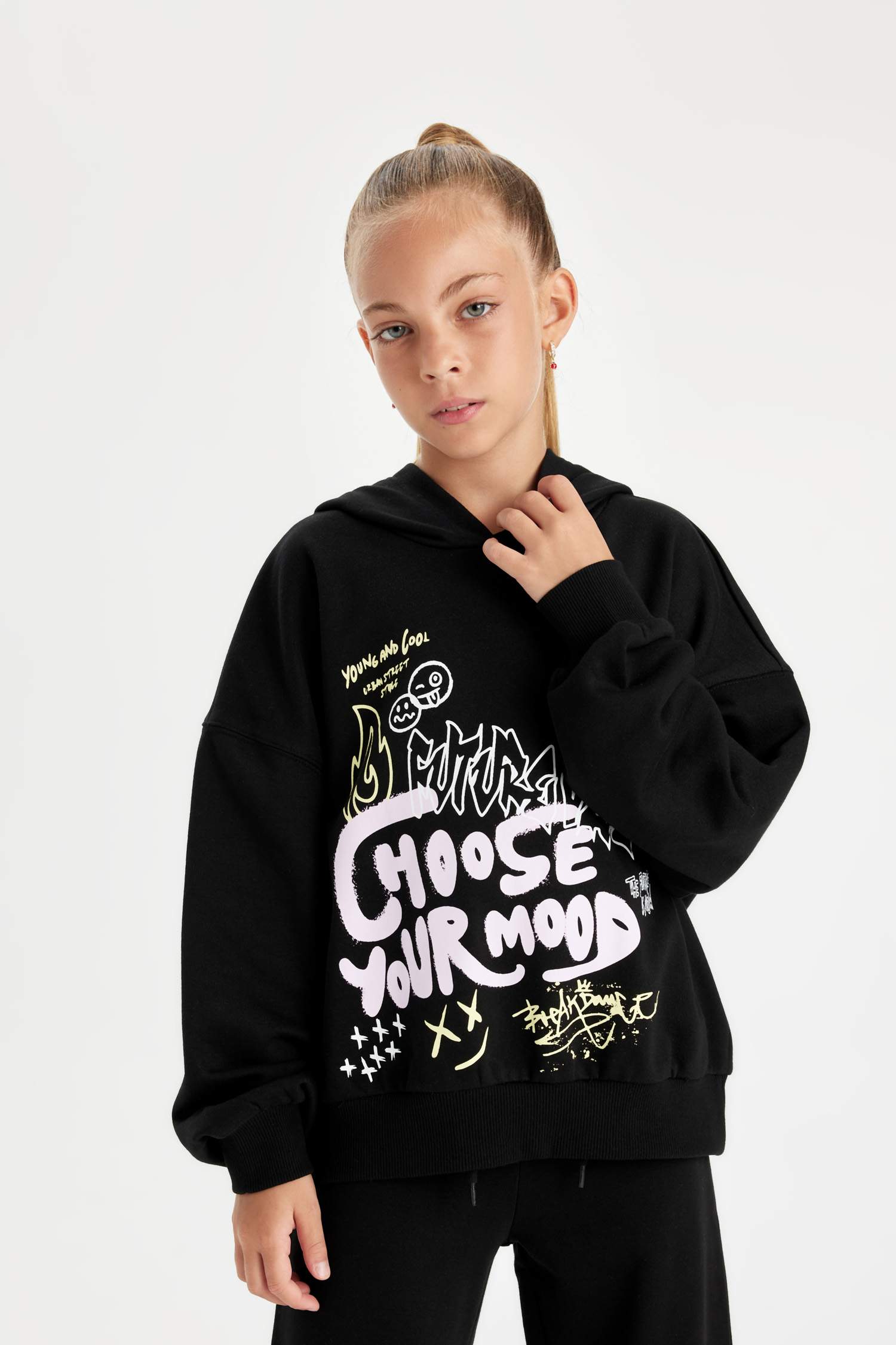 Girls Black Oversize Wide-Mould Hooded Printed Sweatshirt