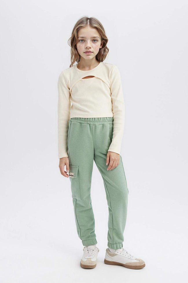 Girls Cargo Pocket Elastic Waist and Leg Jogger Sweatpants Main Image
