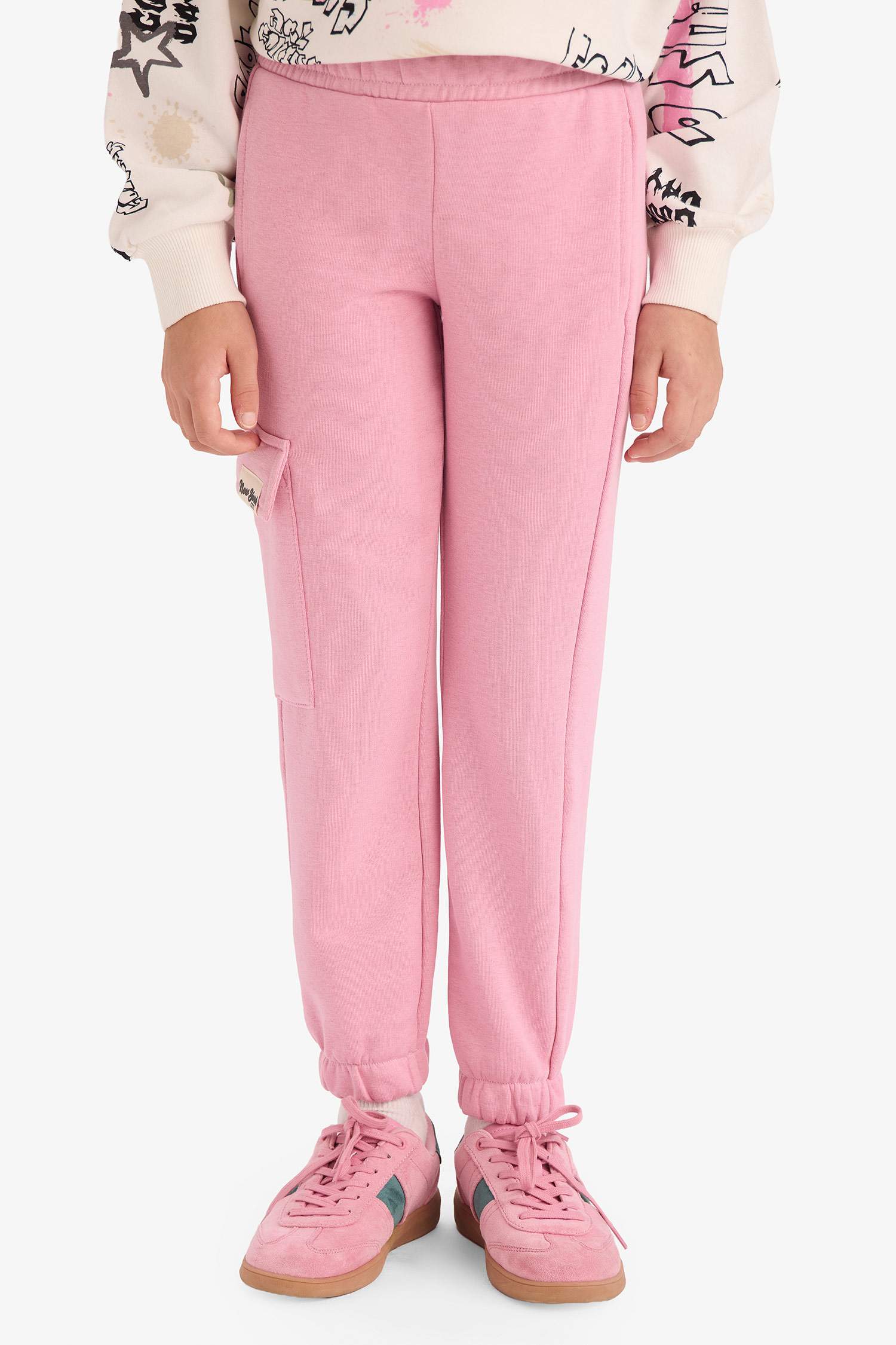 Girls Cargo Pocket Elastic Waist and Leg Jogger Sweatpants