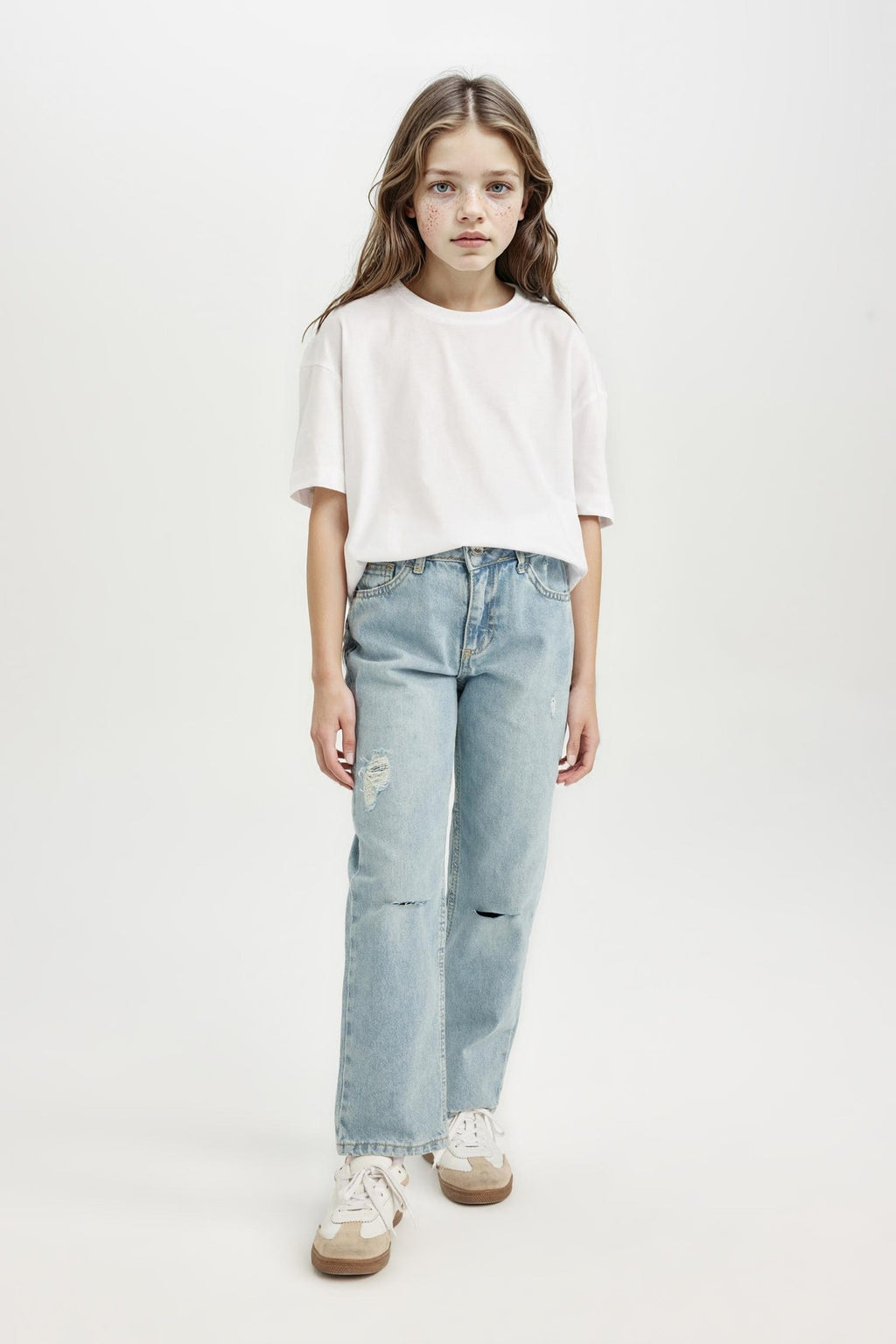 Girls Straight Fit Ripped Detailed Straight Leg Pocket Jeans