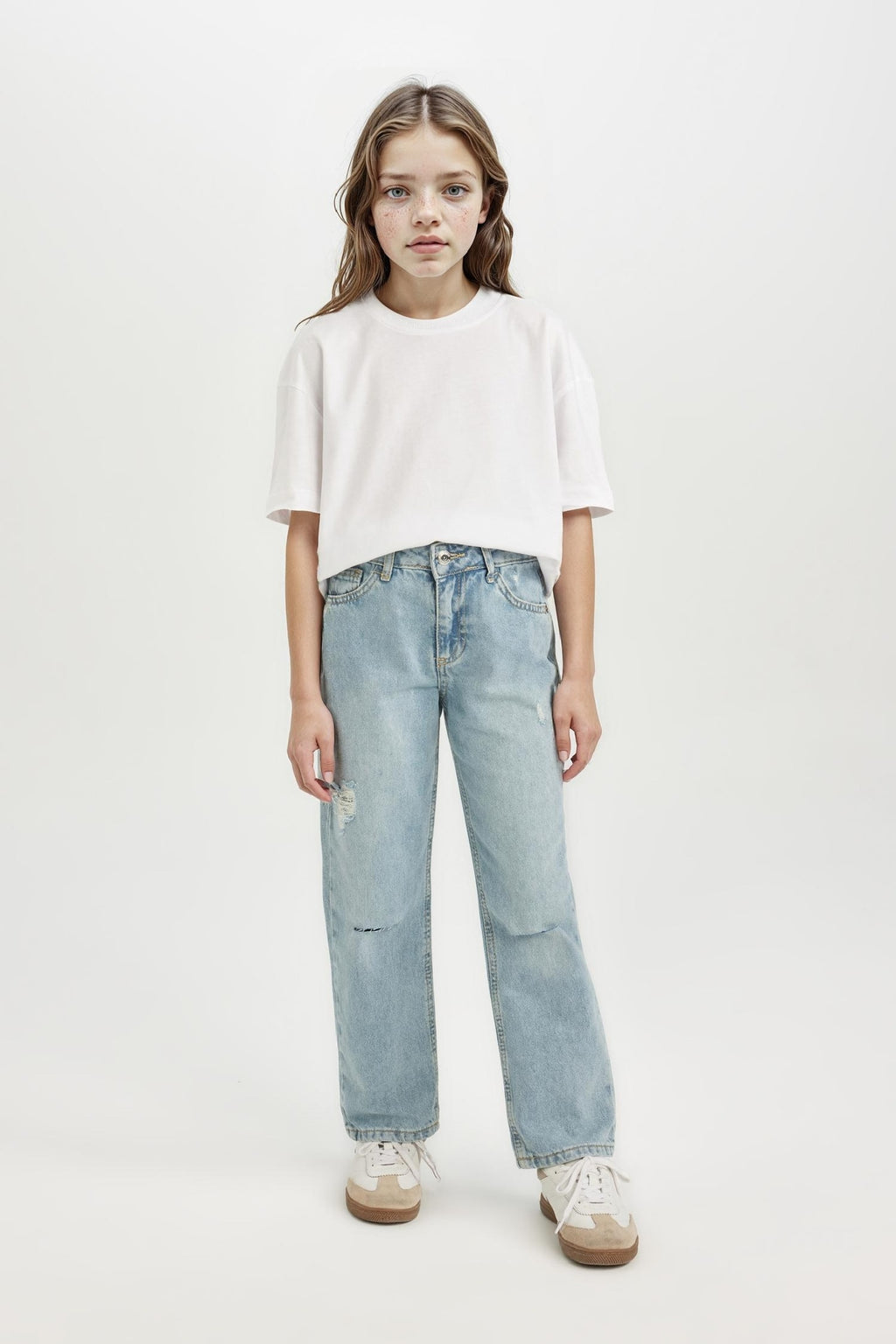 Girls Straight Fit Ripped Detailed Straight Leg Pocket Jeans