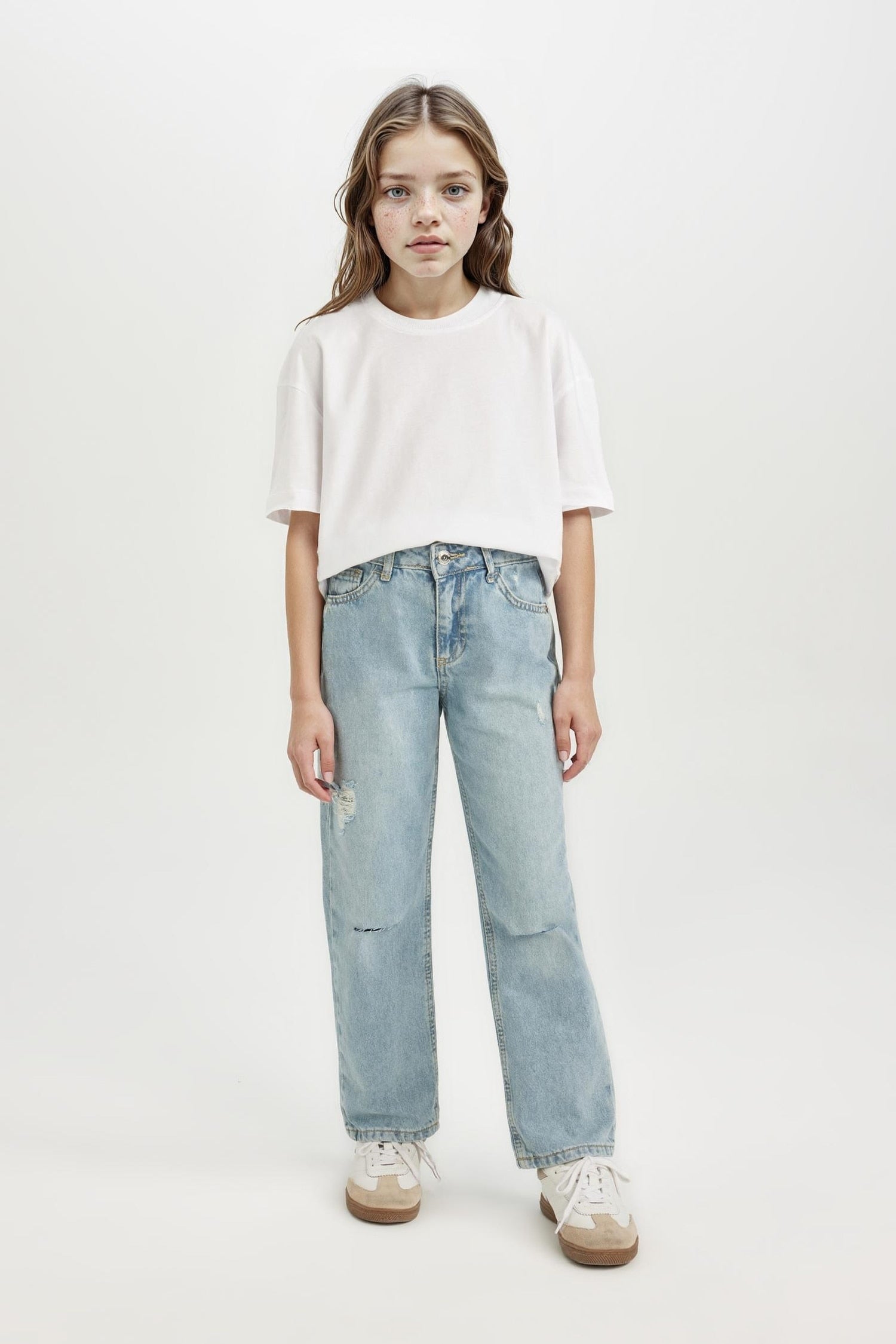 Girls Straight Fit Ripped Detailed Straight Leg Pocket Jeans