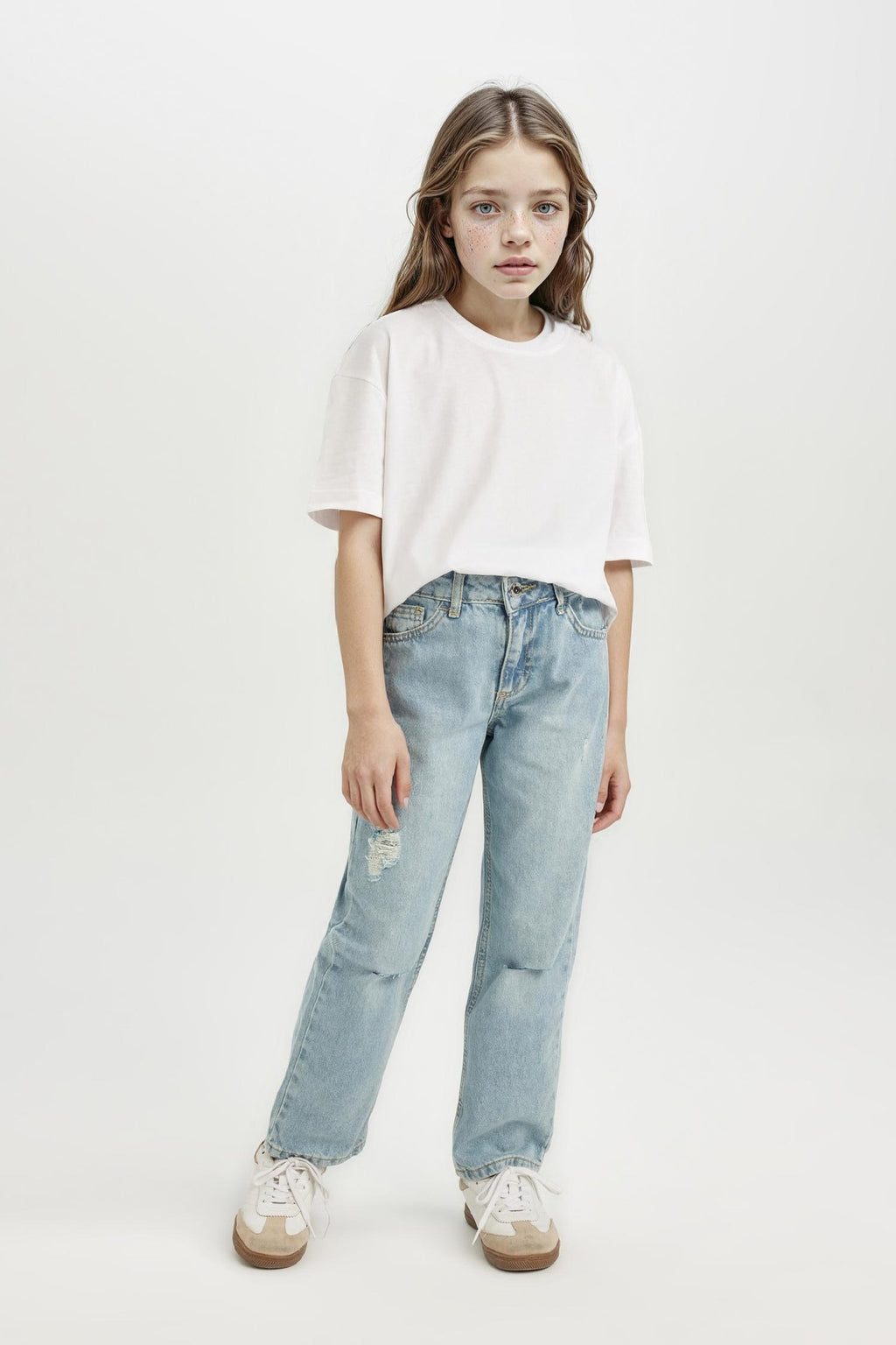 Girls Straight Fit Ripped Detailed Straight Leg Pocket Jeans